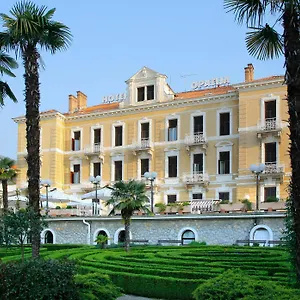2* Отель Hotel Opatija