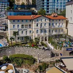 4* Отель Domino
